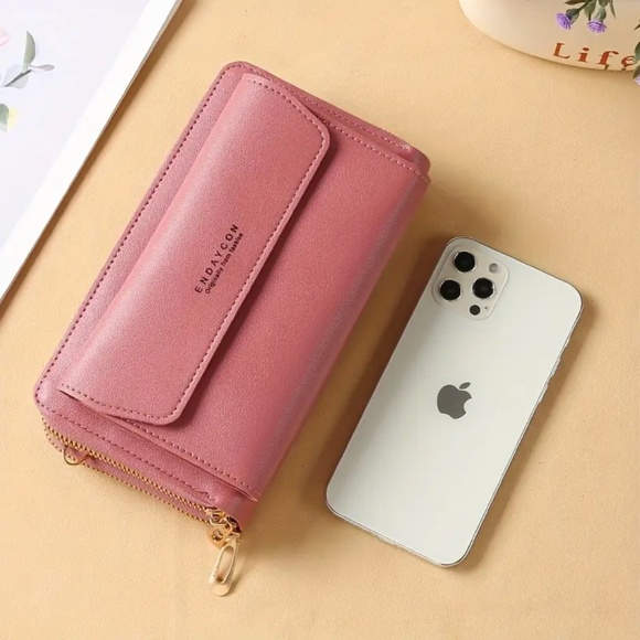 Large capacity, multi compartment Crossbody Bag~New in packaging - Picture 6 of 8